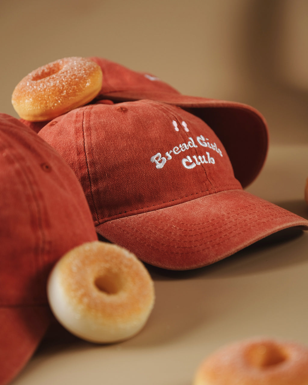Bread Girls Club 刺繡洗水紅色鴨舌帽