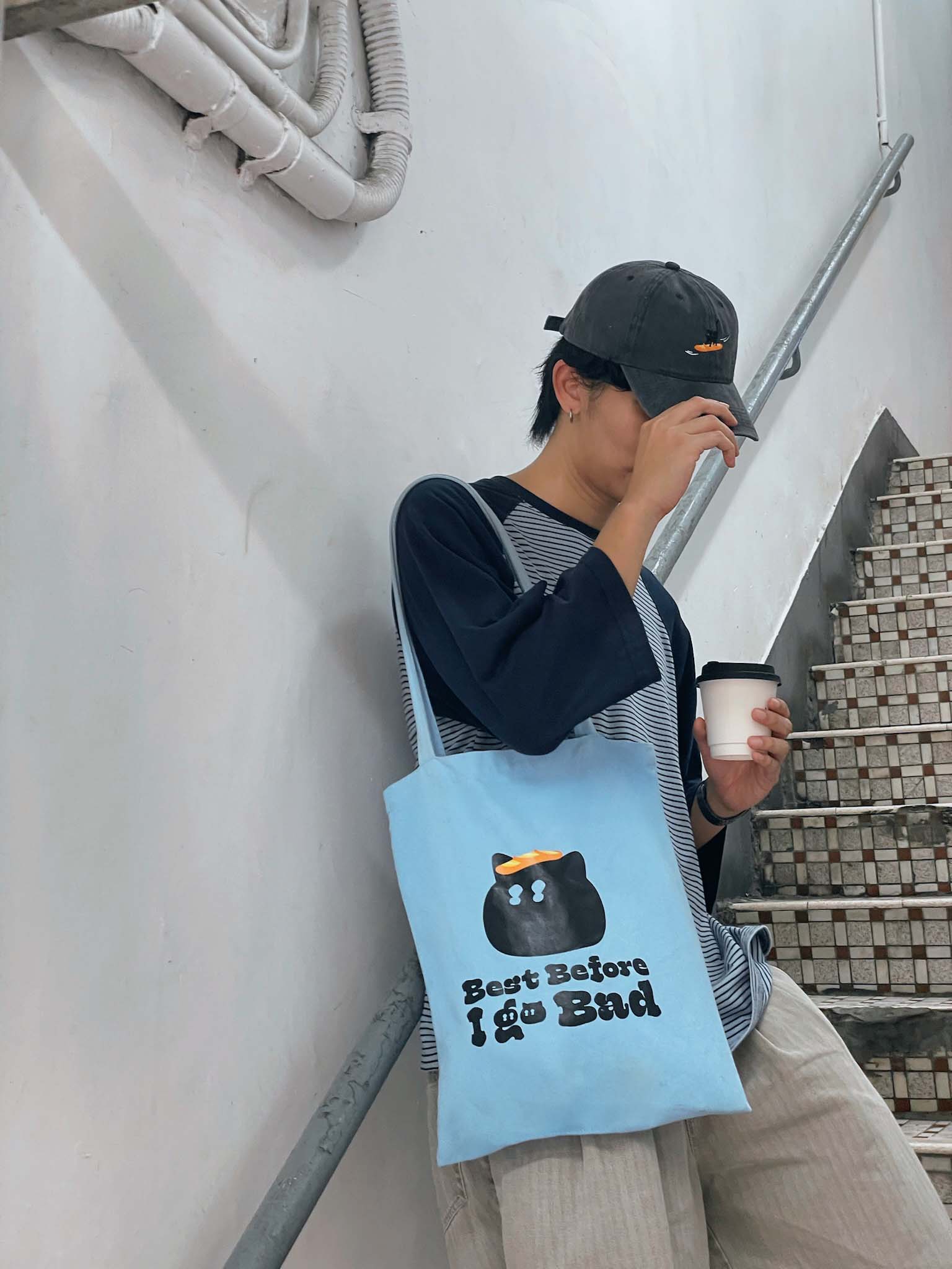 BEST BEFORE I GO BAD黑貓淺藍色環保袋